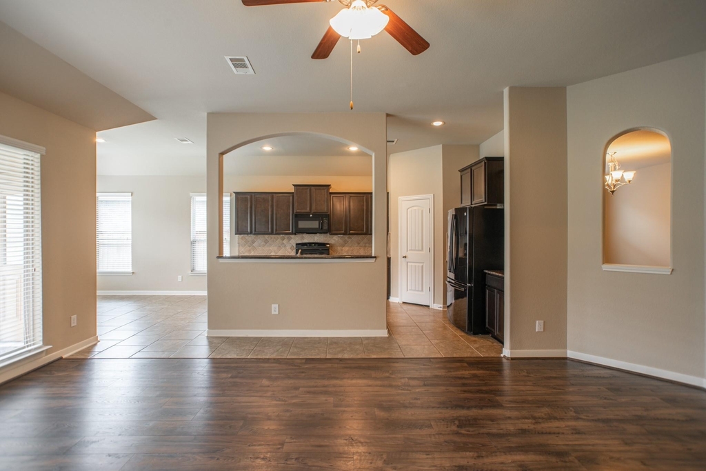99 W Wading Pond Circle - Photo 8