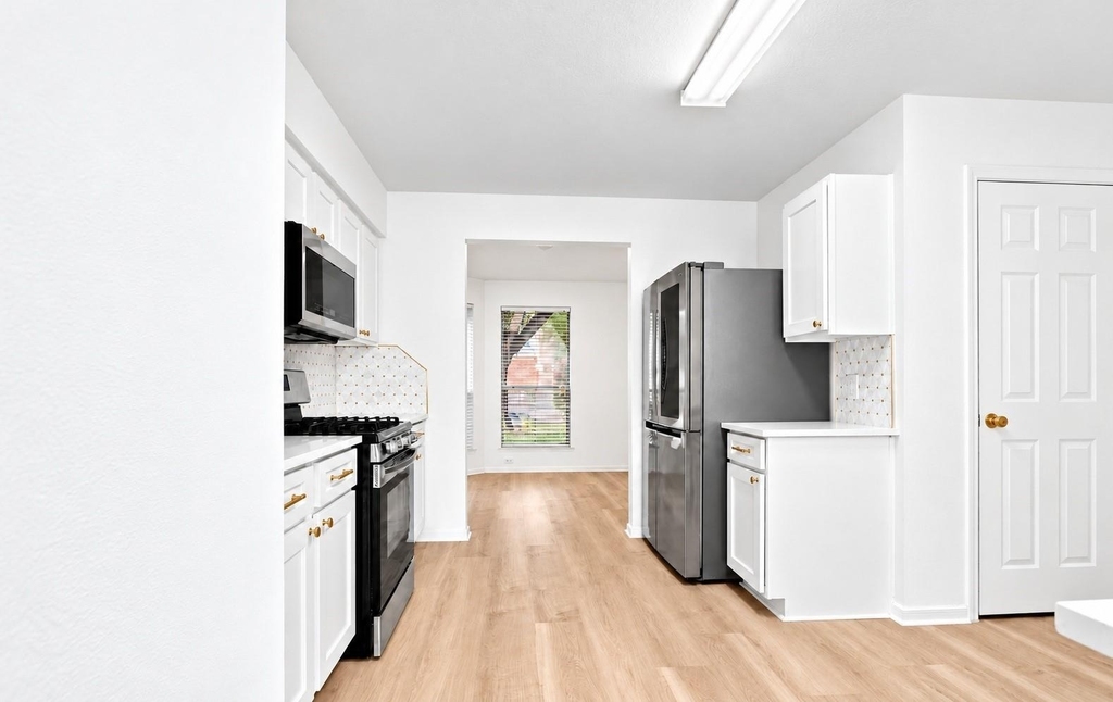 16111 Wisteria Hill Street - Photo 11