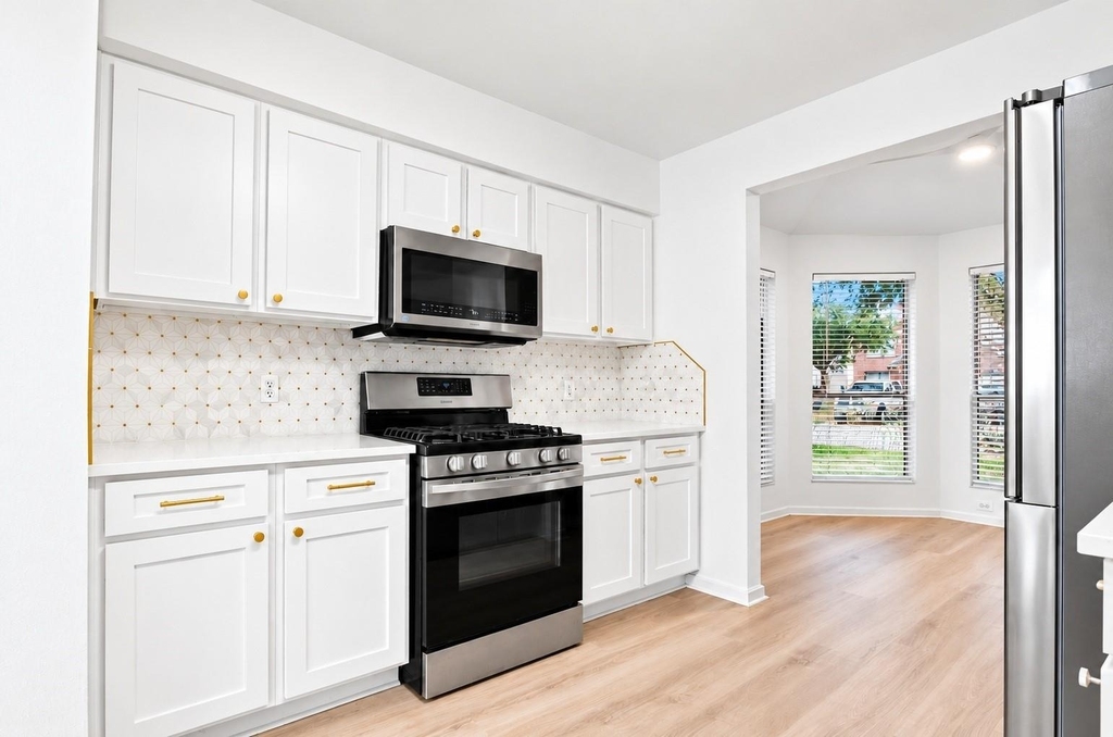 16111 Wisteria Hill Street - Photo 12