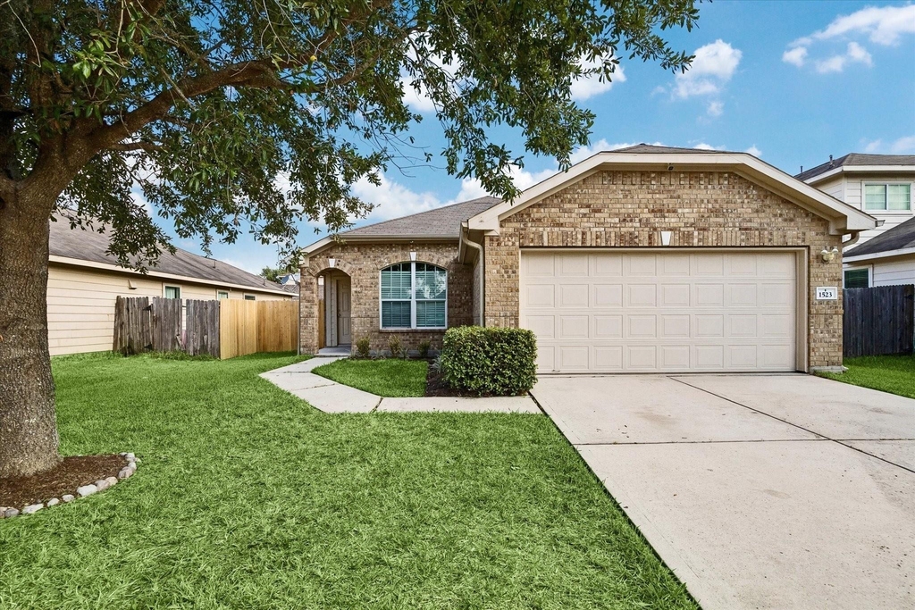 1523 Blossom Lane - Photo 1