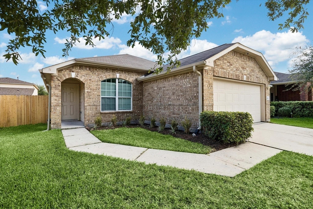 1523 Blossom Lane - Photo 0