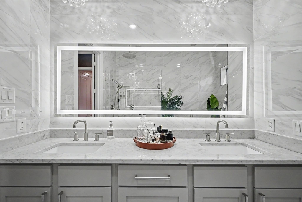 932 W 22nd Street - Photo 30