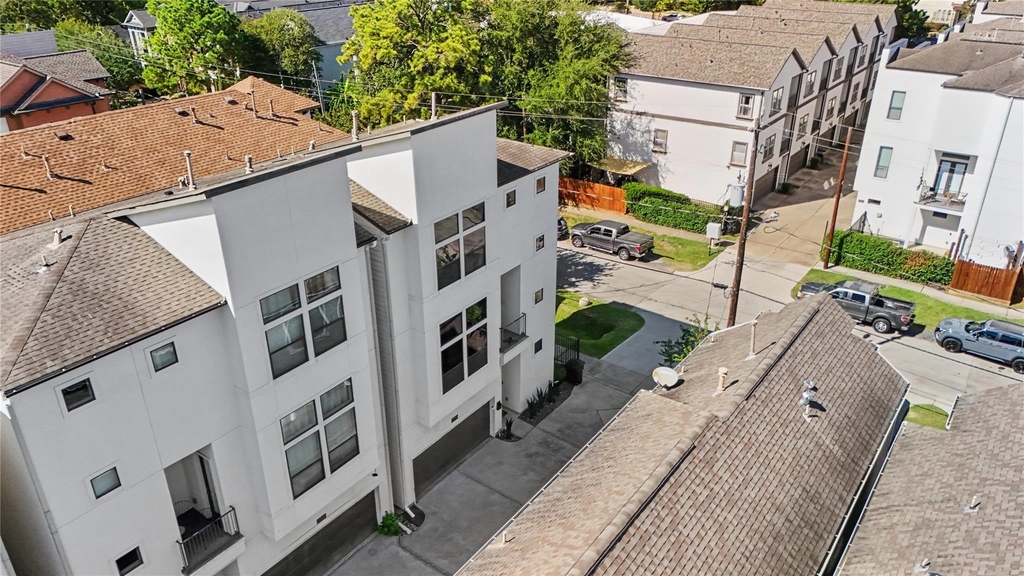 932 W 22nd Street - Photo 41