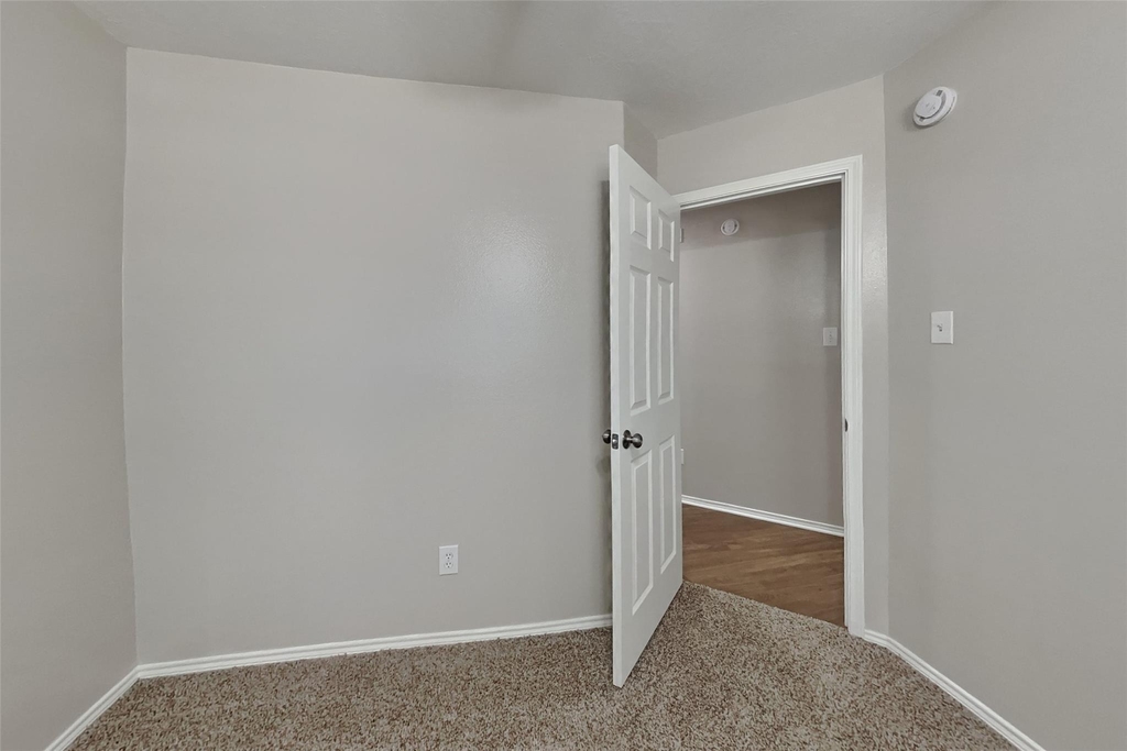 7918 Acacia Falls Court - Photo 10