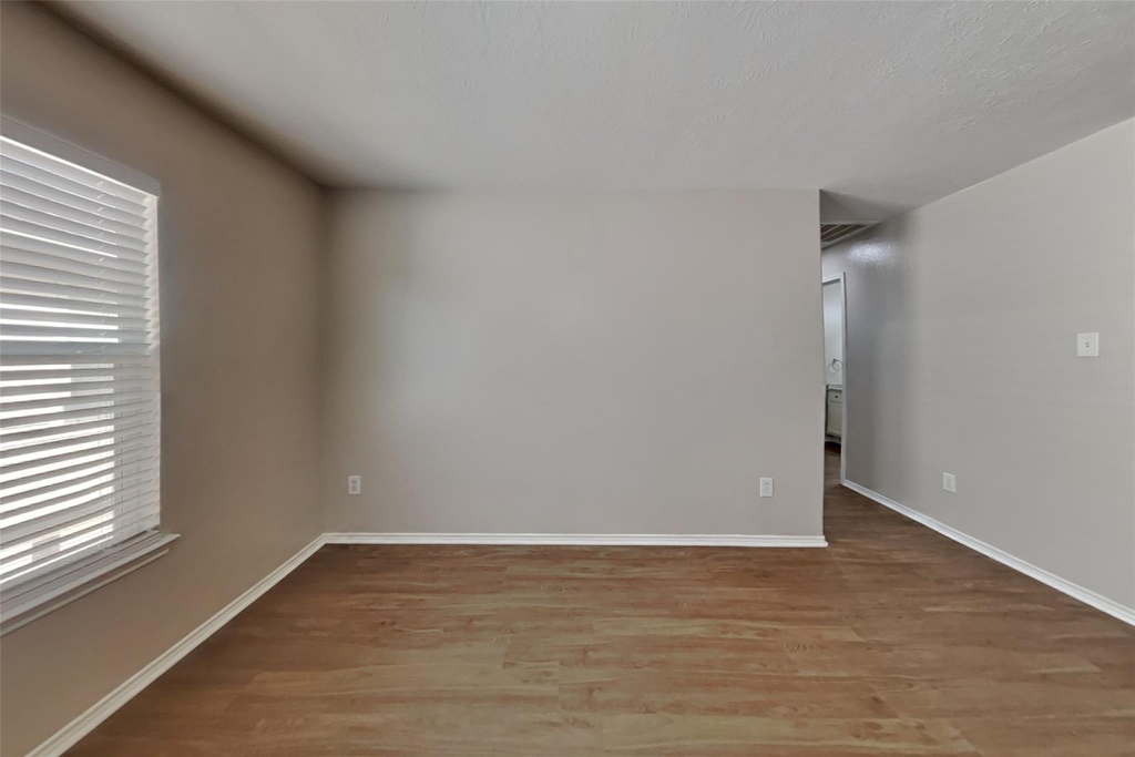7918 Acacia Falls Court - Photo 15