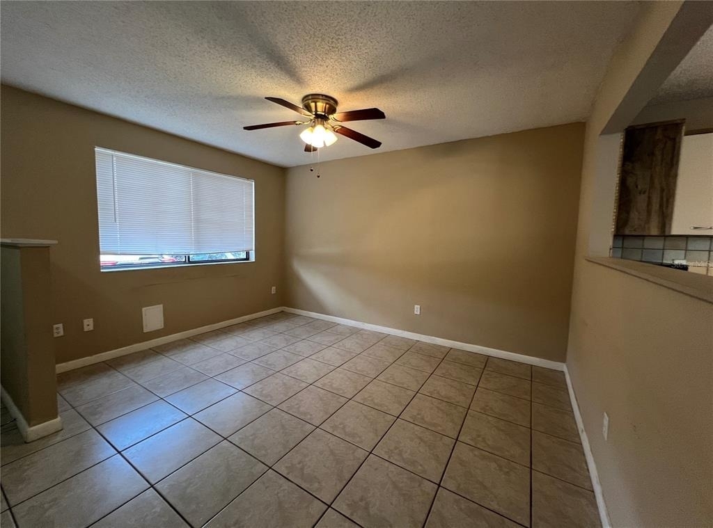 100 E Baywood Square - Photo 2