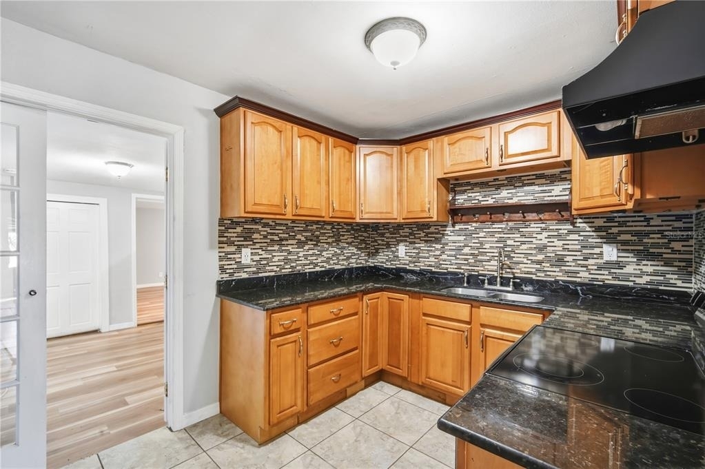 6801 46th Avenue N - Photo 11