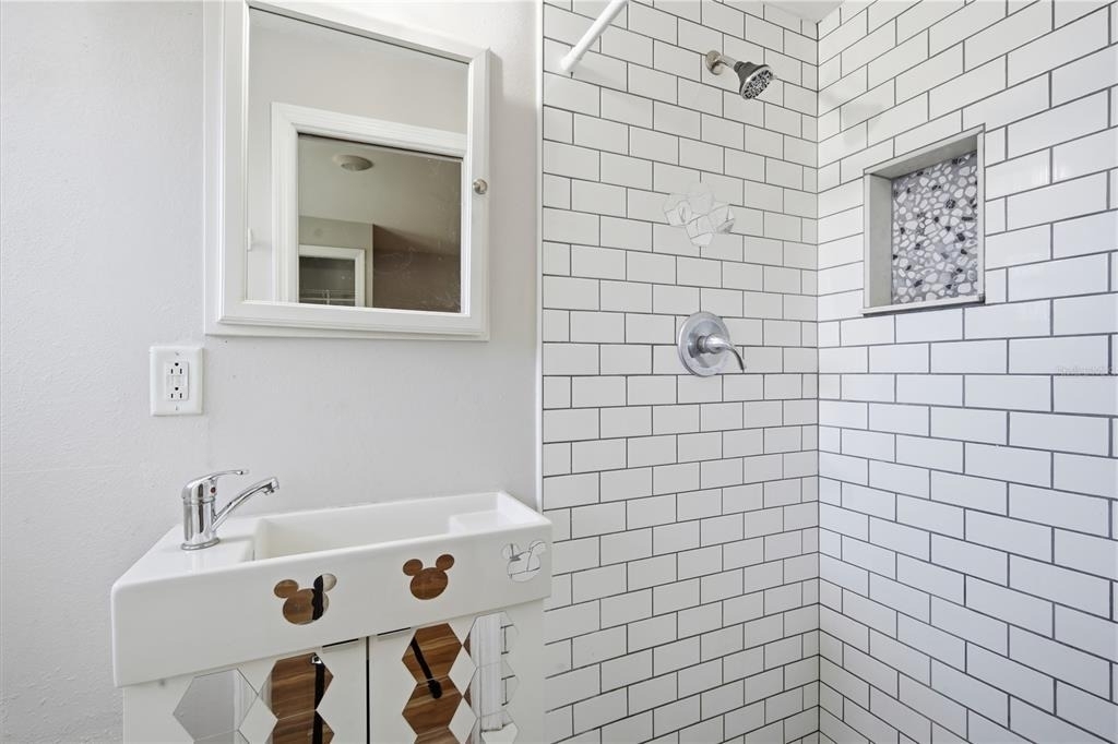 6801 46th Avenue N - Photo 17