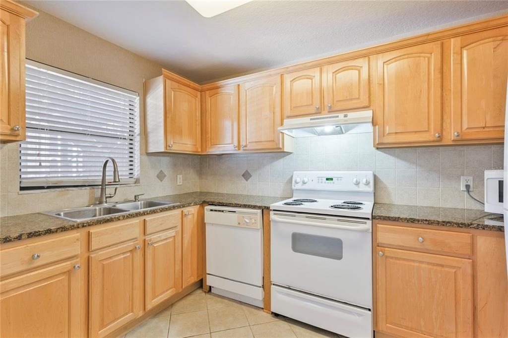 6150 Gulfport Boulevard S - Photo 7