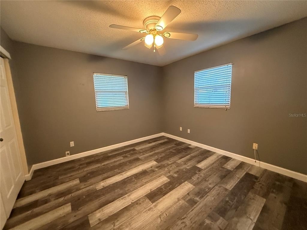 11083 Valencia Avenue - Photo 10