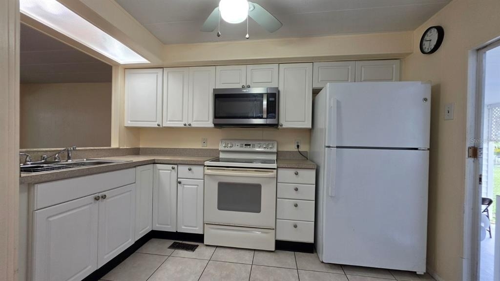 8082 Fairlane Avenue - Photo 2