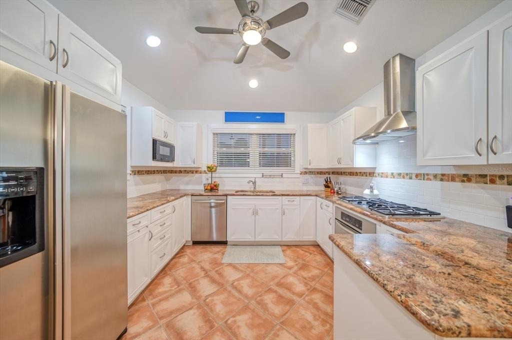 2605 Pass A Grille Way - Photo 9