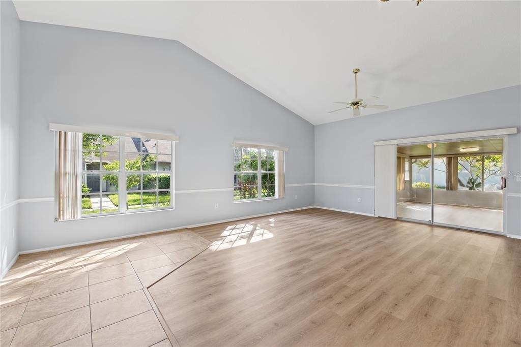 2366 Bentley Dr - Photo 9