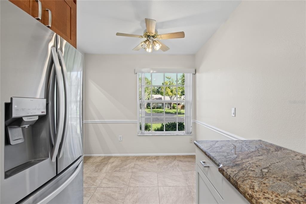 2366 Bentley Dr - Photo 15