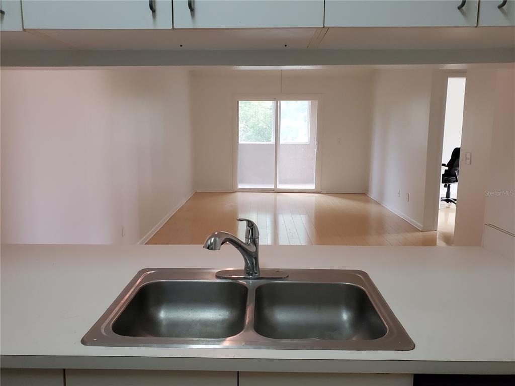 15215 Amberly Drive - Photo 7