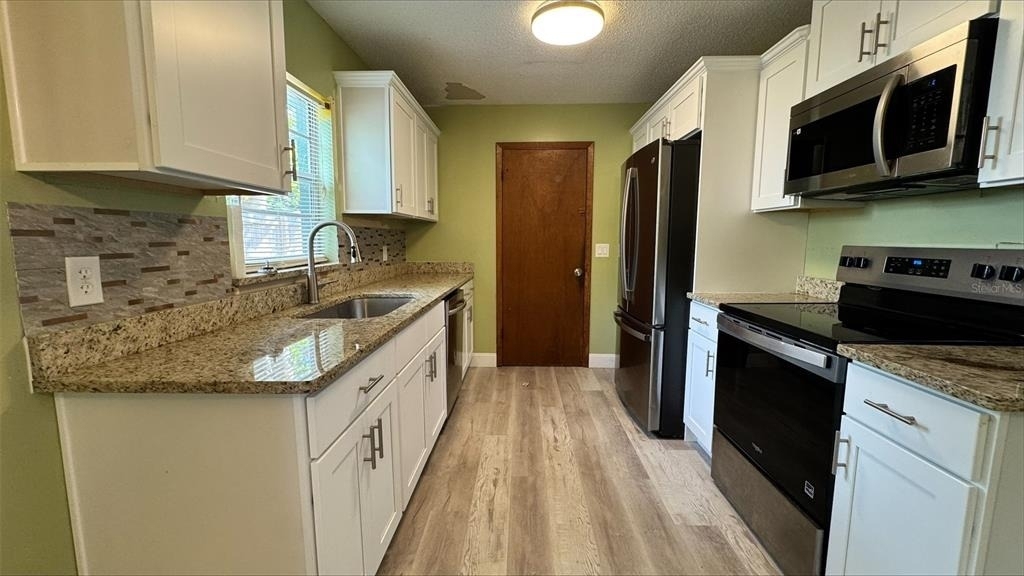 1811 Ne 29th Place - Photo 3