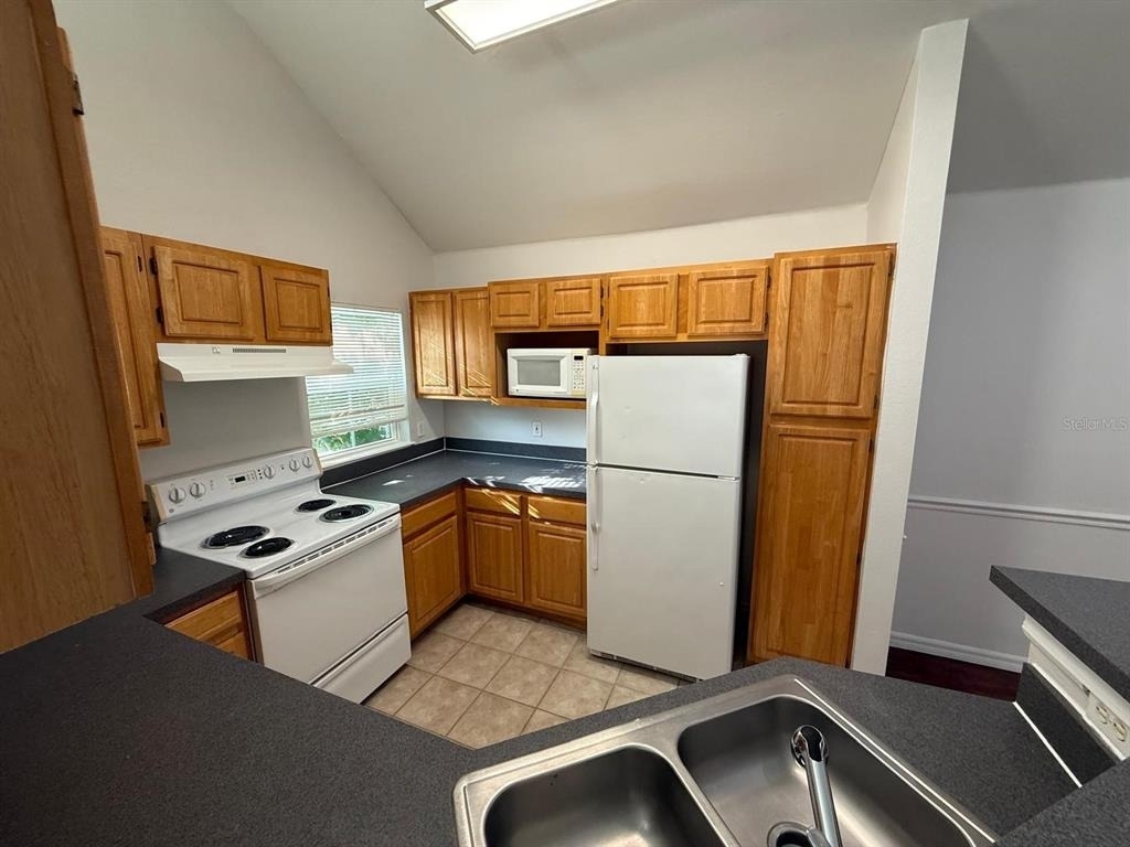 6593 Queens Borough Avenue - Photo 4