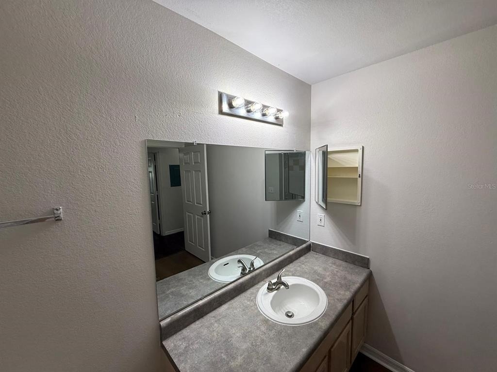6593 Queens Borough Avenue - Photo 15