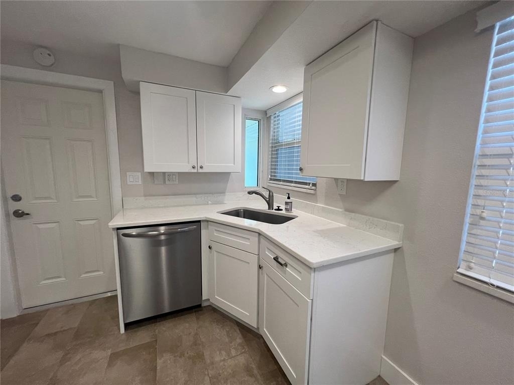 1387 Aken Street - Photo 8