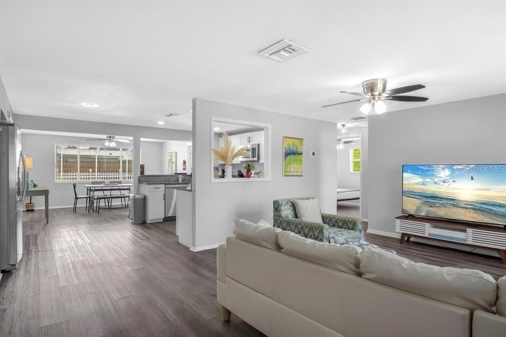8628 Magnolia Drive - Photo 3