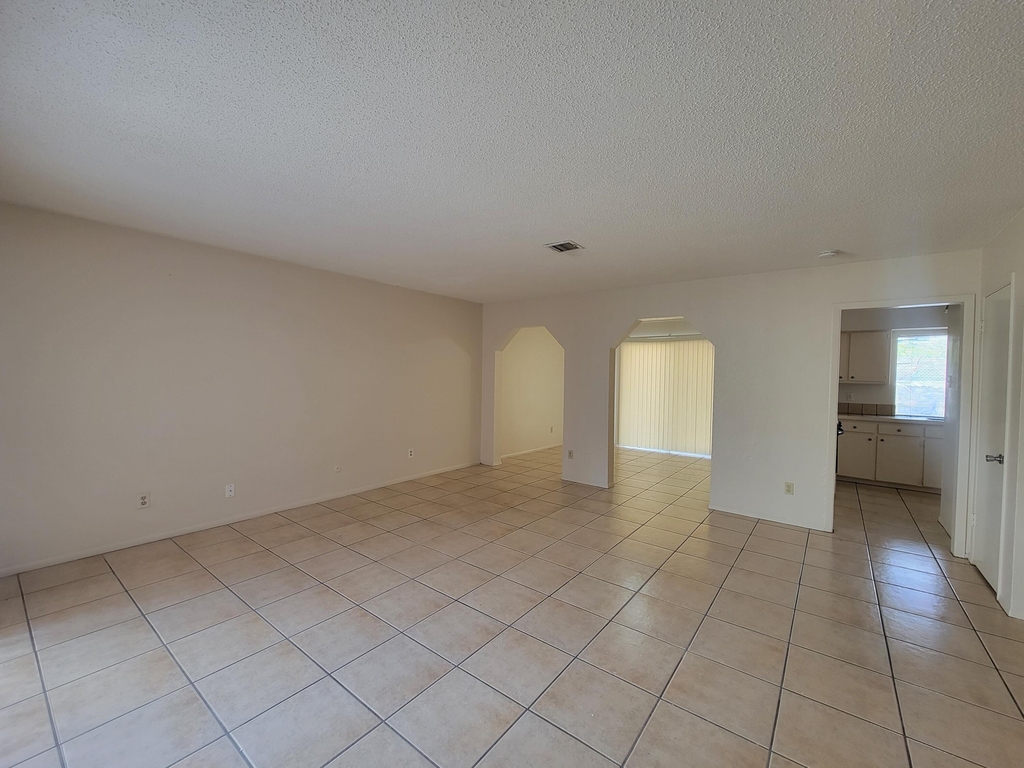 10401 Ashwood Drive - Photo 4