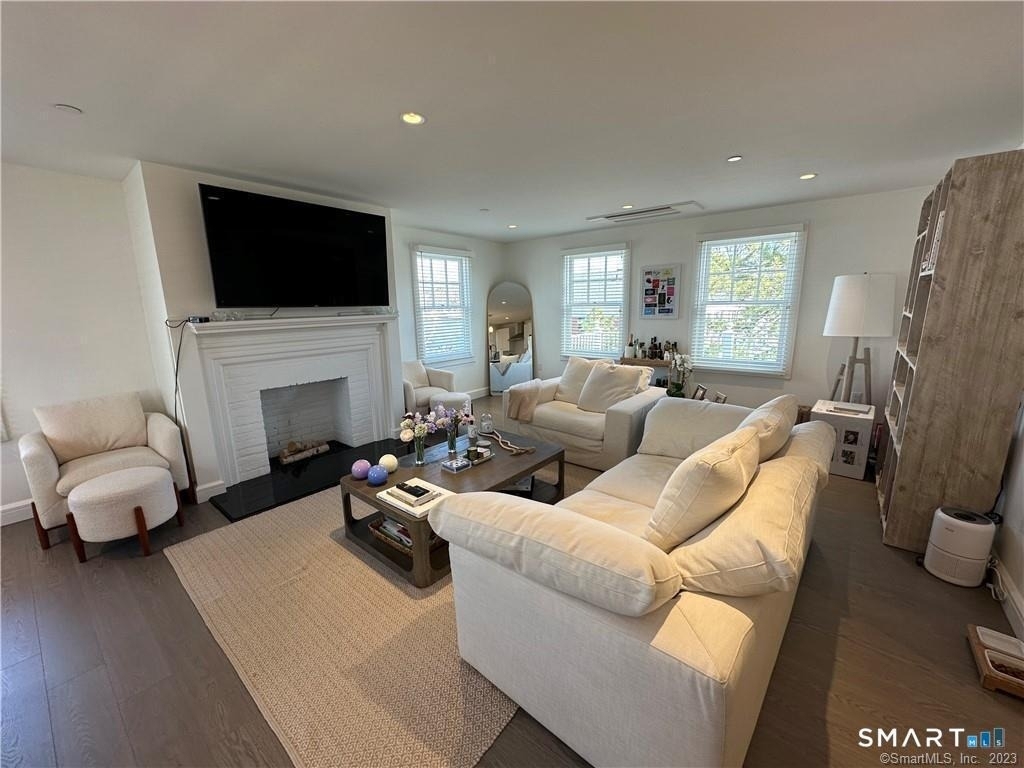 24 Elm Street - Photo 4