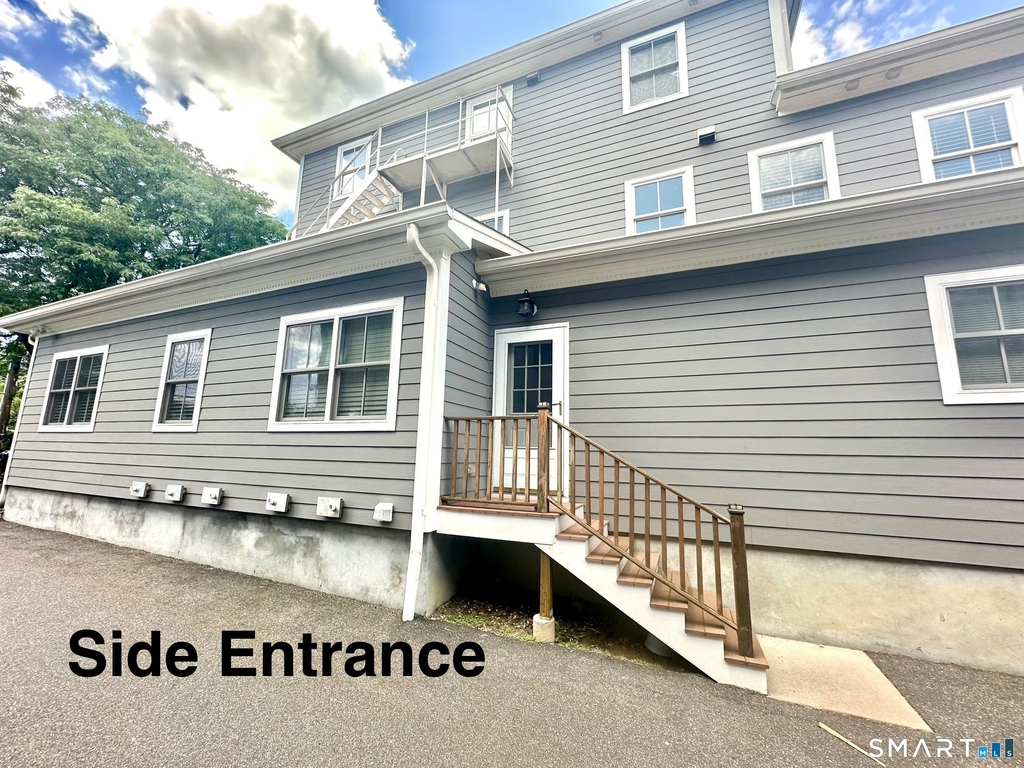 137 Mason Street - Photo 2