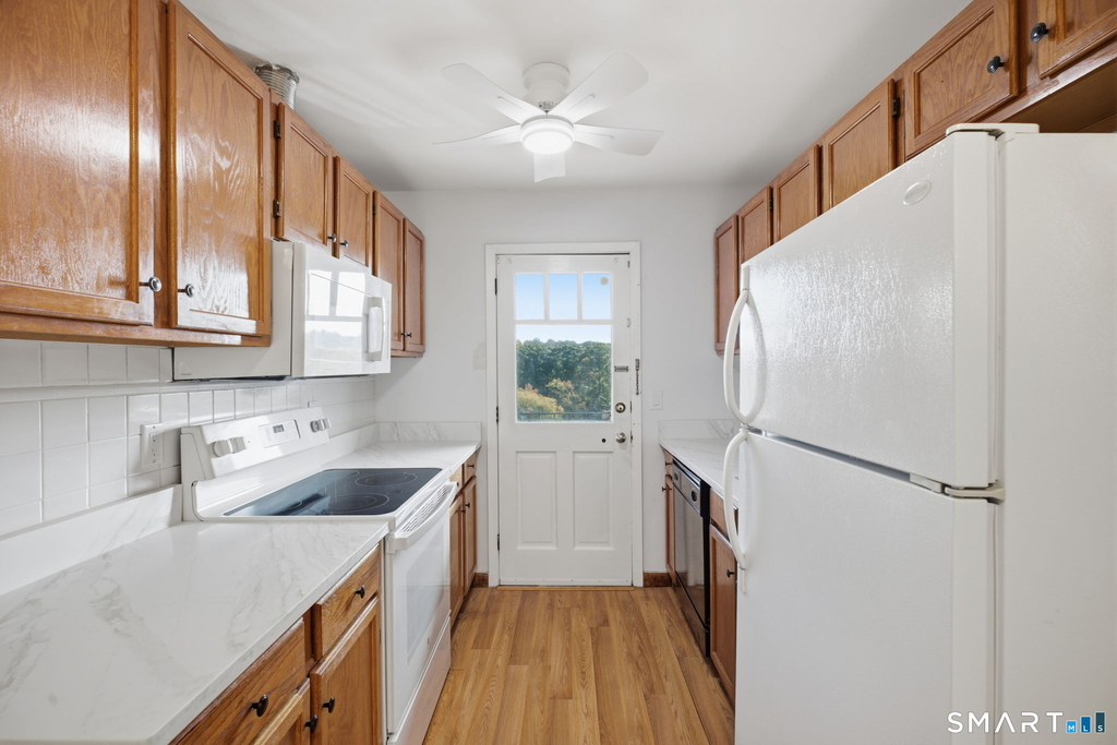 120 Columbus Place - Photo 3