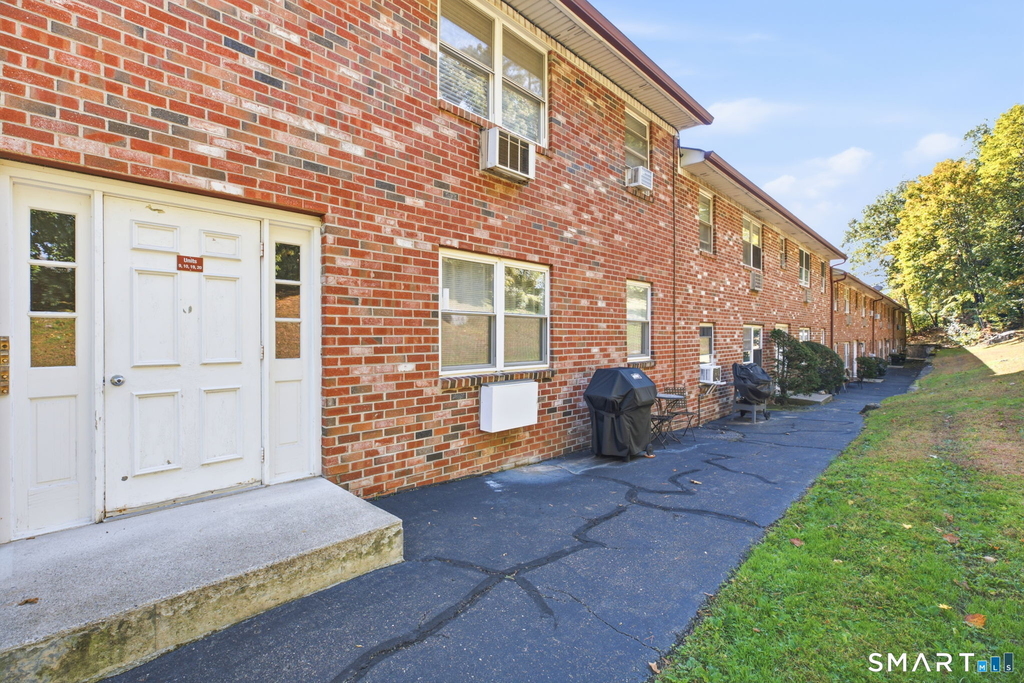 120 Columbus Place - Photo 1