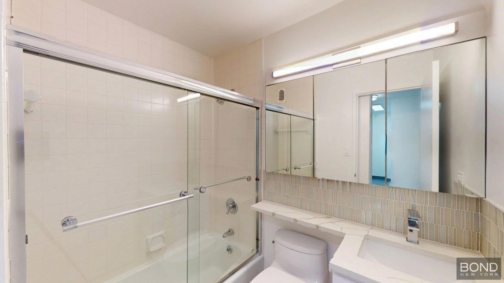East 71st St & 1st Ave - Photo 5