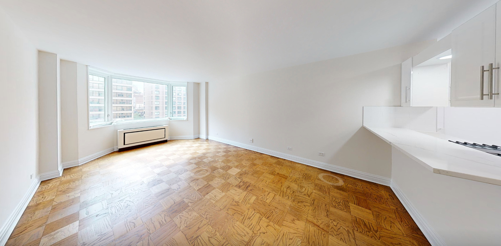 East 71st St & 1st Ave - Photo 1