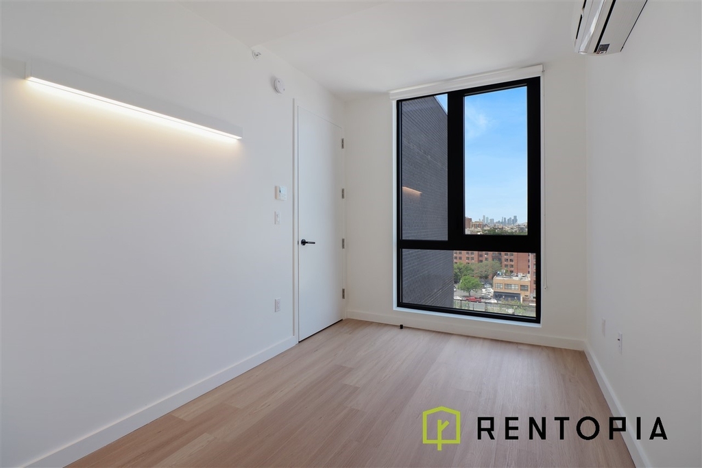 1010 Pacific Street - Photo 3
