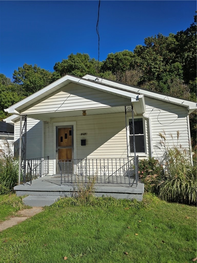 947 Hazel Ave - Photo 1