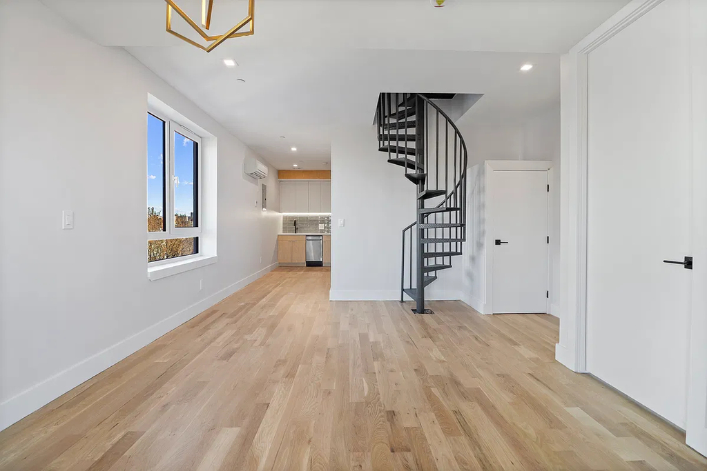 438 Union Avenue - Photo 2