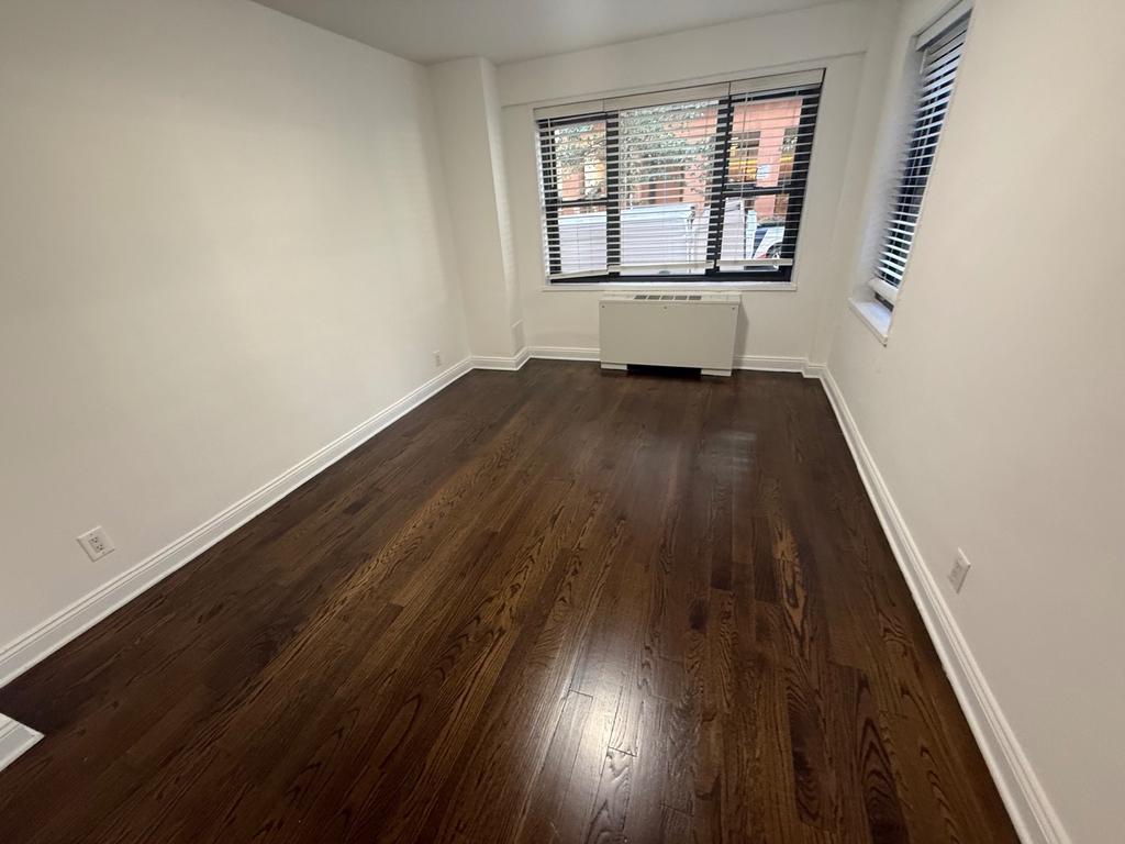 405 East 56th Street - Photo 3
