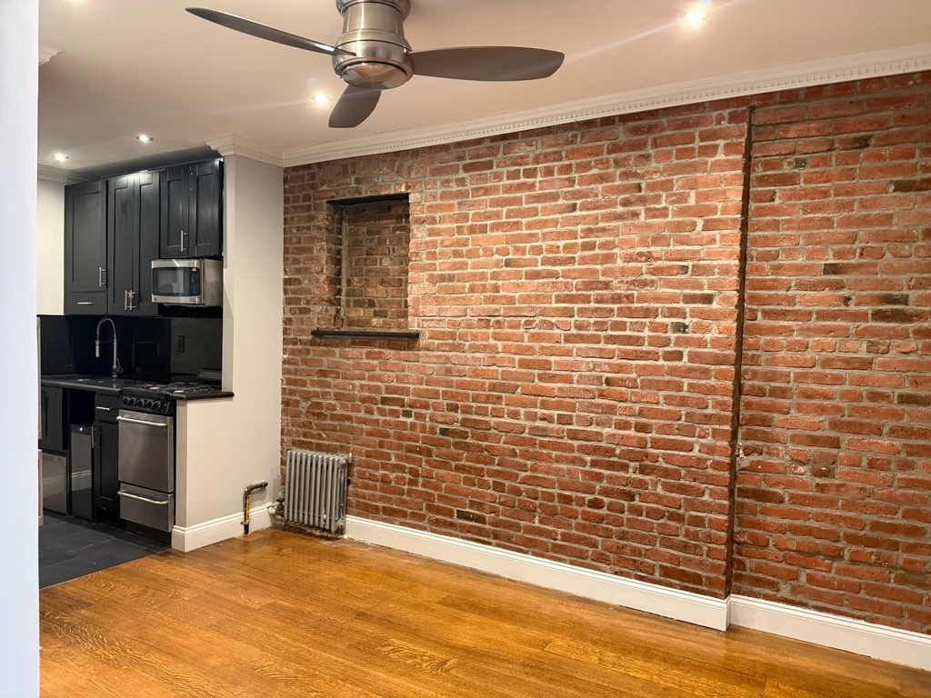 437 West 53rd Street - Photo 5