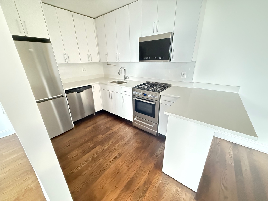 405 East 56th Street - Photo 3