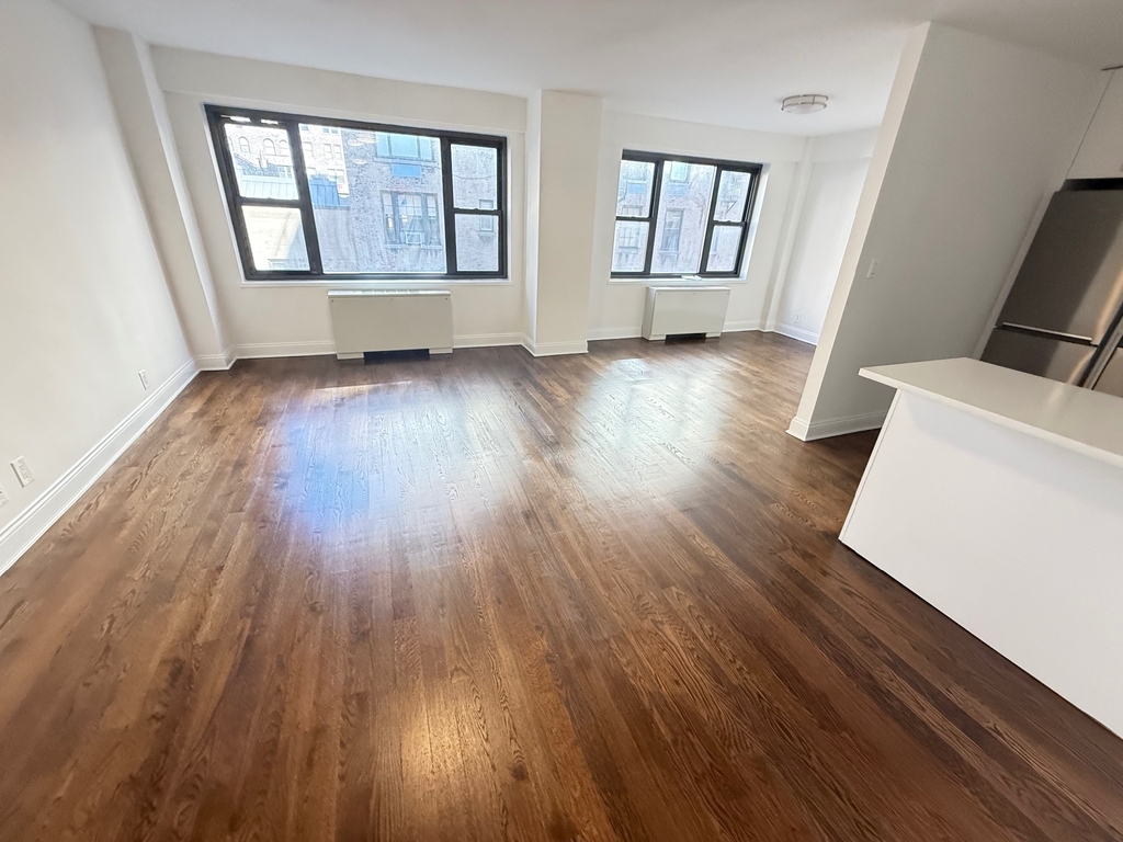 405 East 56th Street - Photo 6