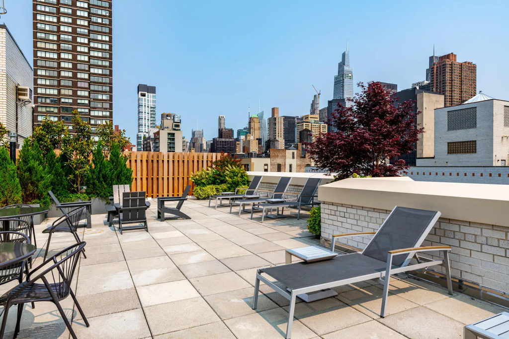 340 East 34th Street - Photo 6
