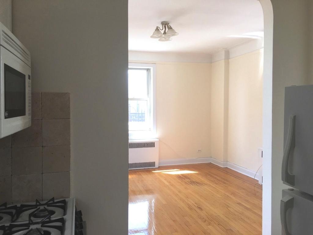 45 Pineapple Street - Photo 1