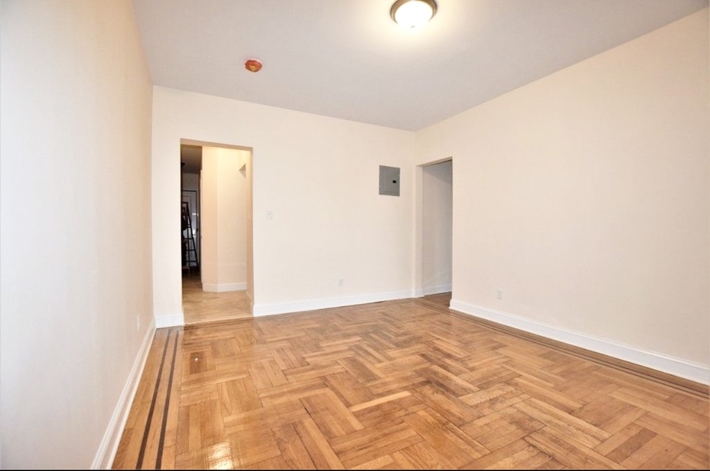 83rd Street & 18th Ave - Photo 2