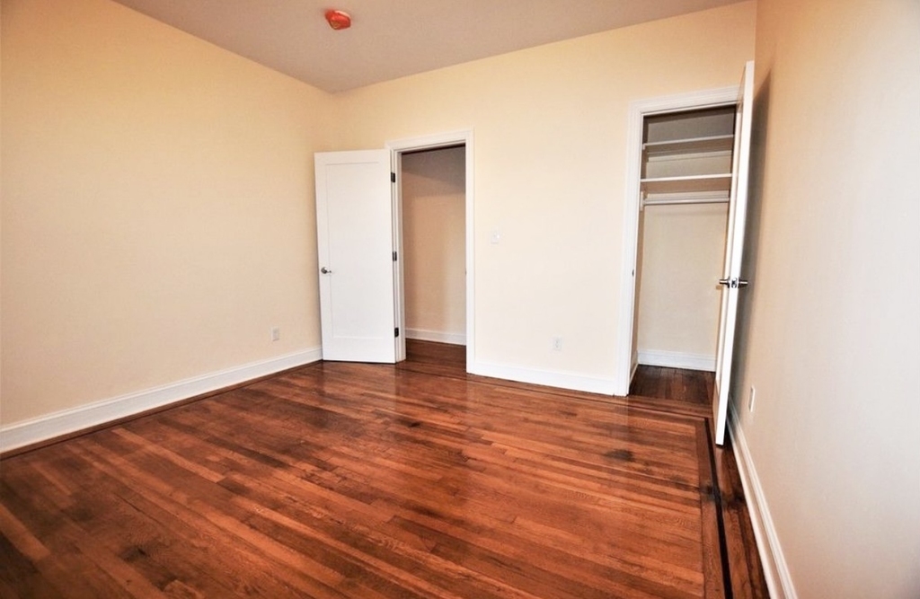 83rd Street & 18th Ave - Photo 5
