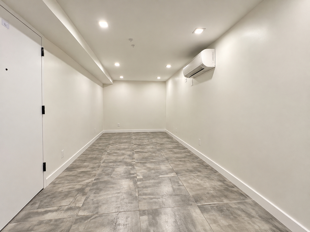 781 Hart Street - Photo 4