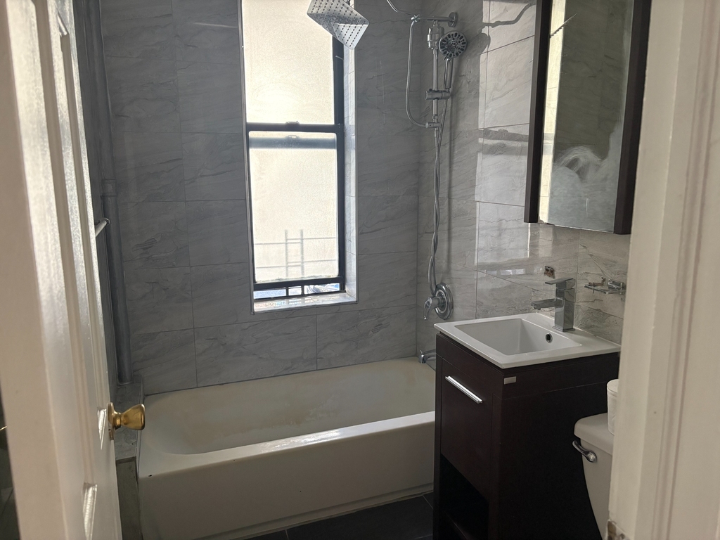 West 189th Street and Audubon Ave - Photo 3