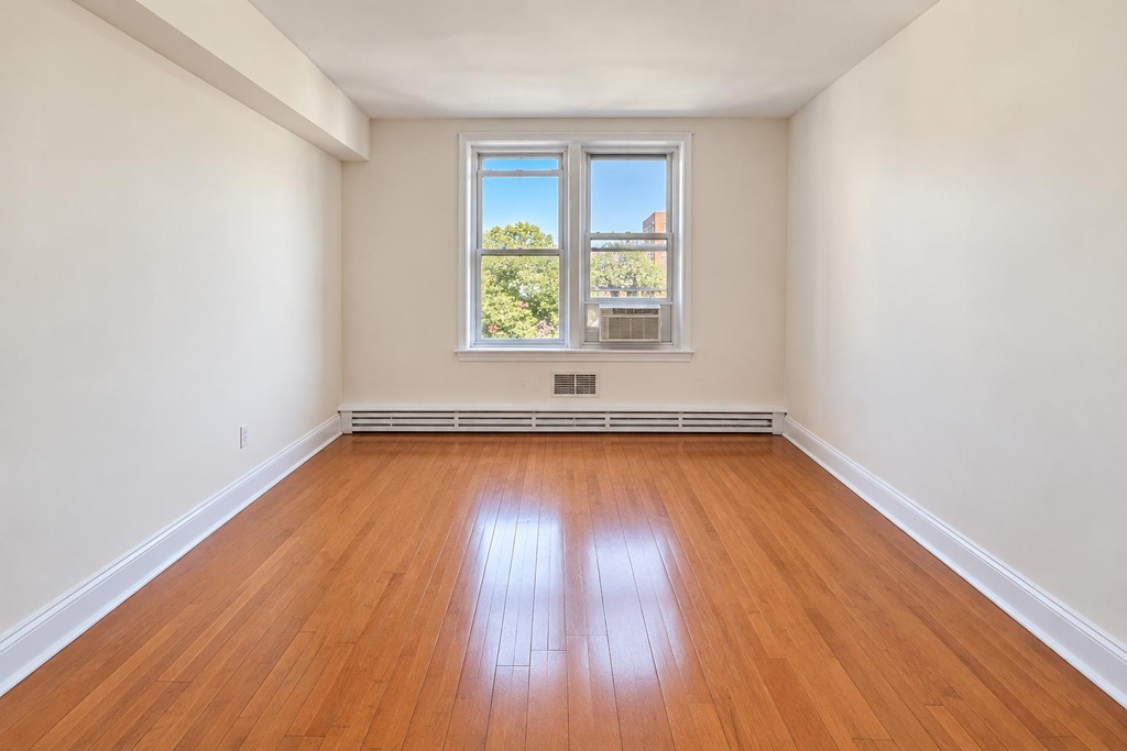 2011 Ocean Ave - Photo 3