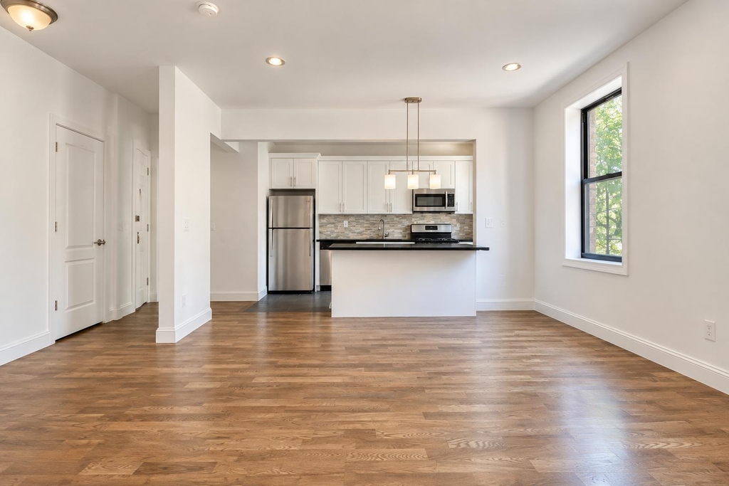165 Pinehurst Avenue - Photo 2