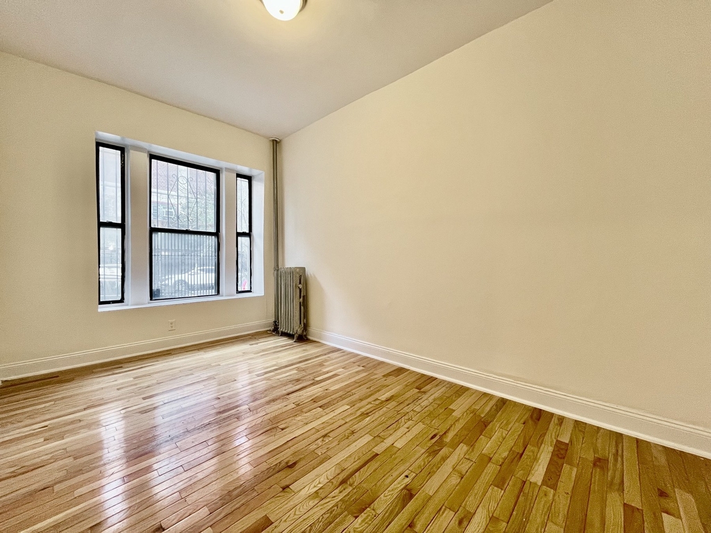 631 Edgecombe Avenue - Photo 5