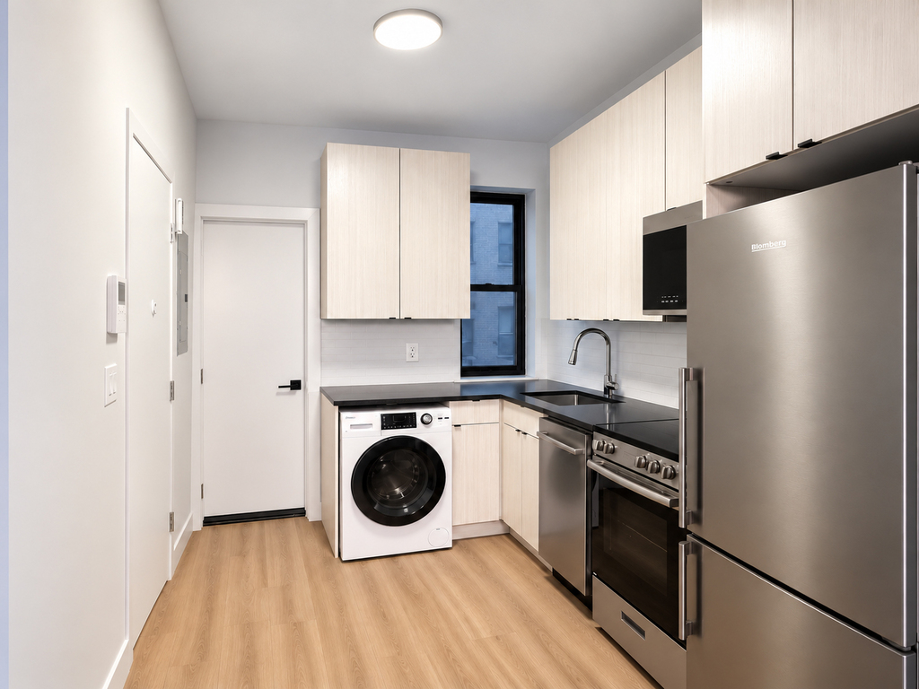 446 West 55th Street - Photo 1