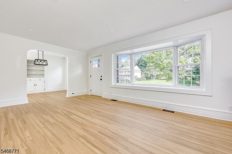 924 Franklin Ave - Photo 3