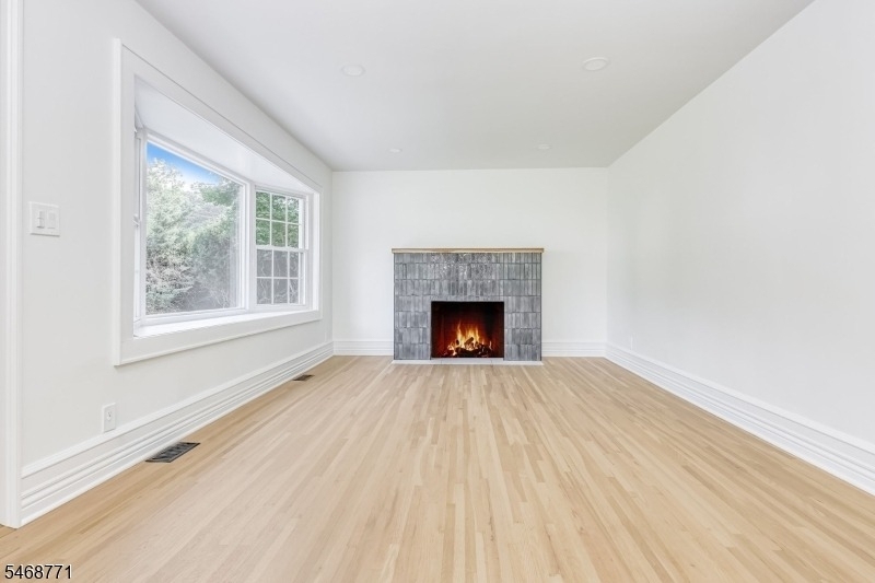 924 Franklin Ave - Photo 2